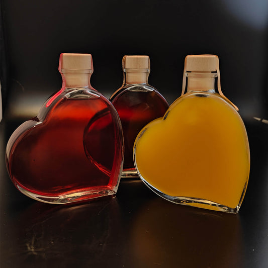 Unsere Liköre im Herz Design - Perfekt als Geschenk